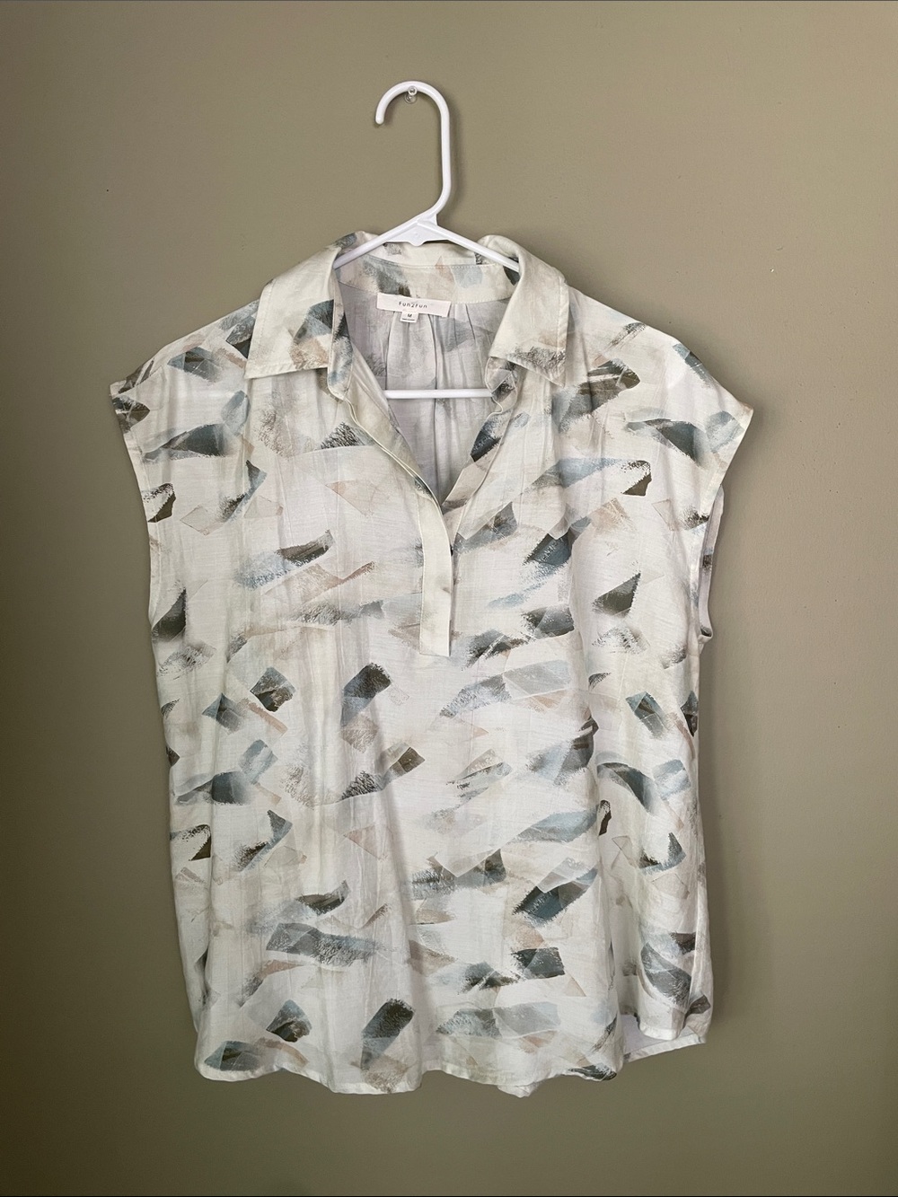 fun 2 fun White Abstract Print Cap-Sleeve Blouse